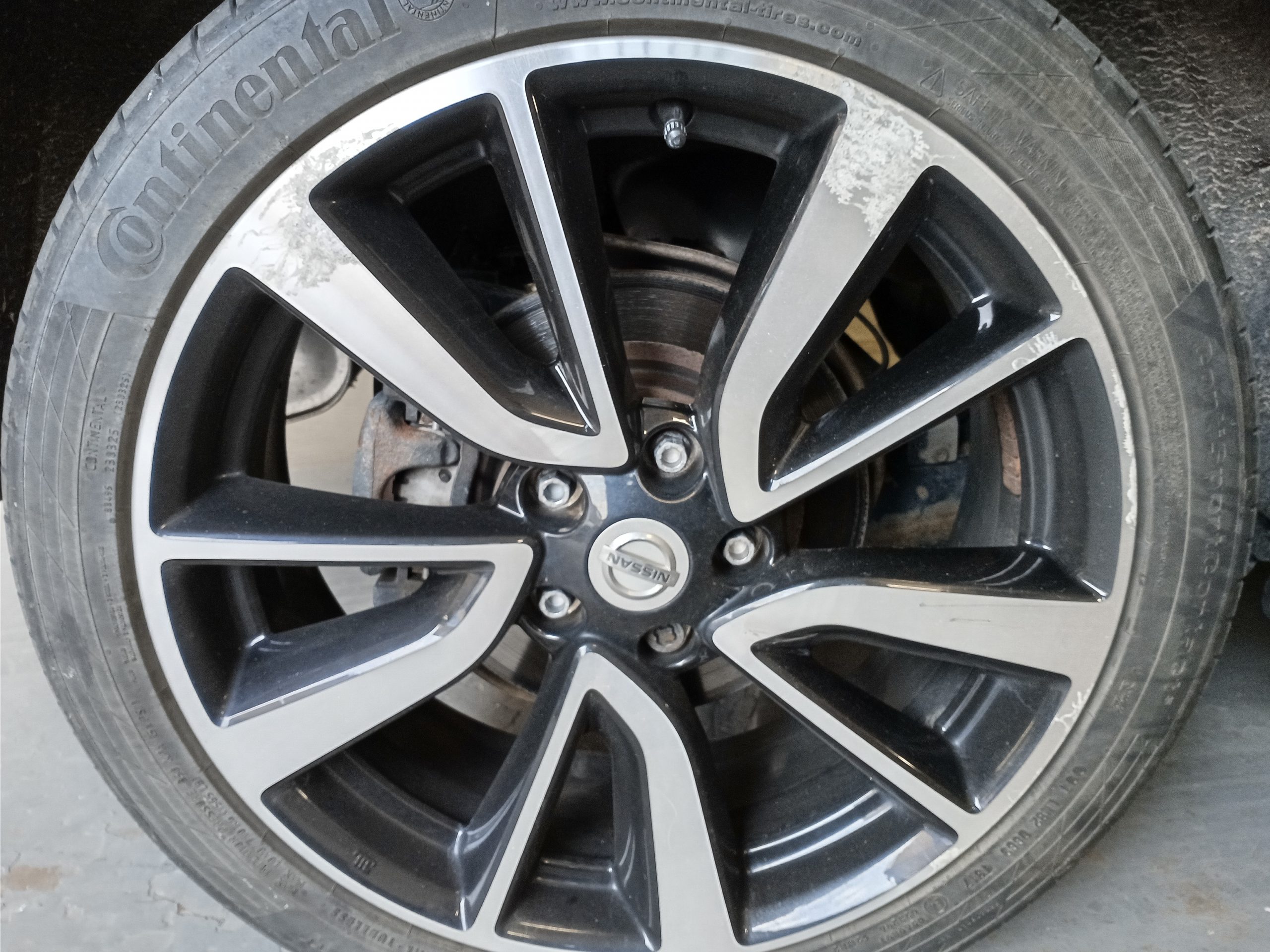 Nissan Qashqai alloy wheel repair before Wakefield